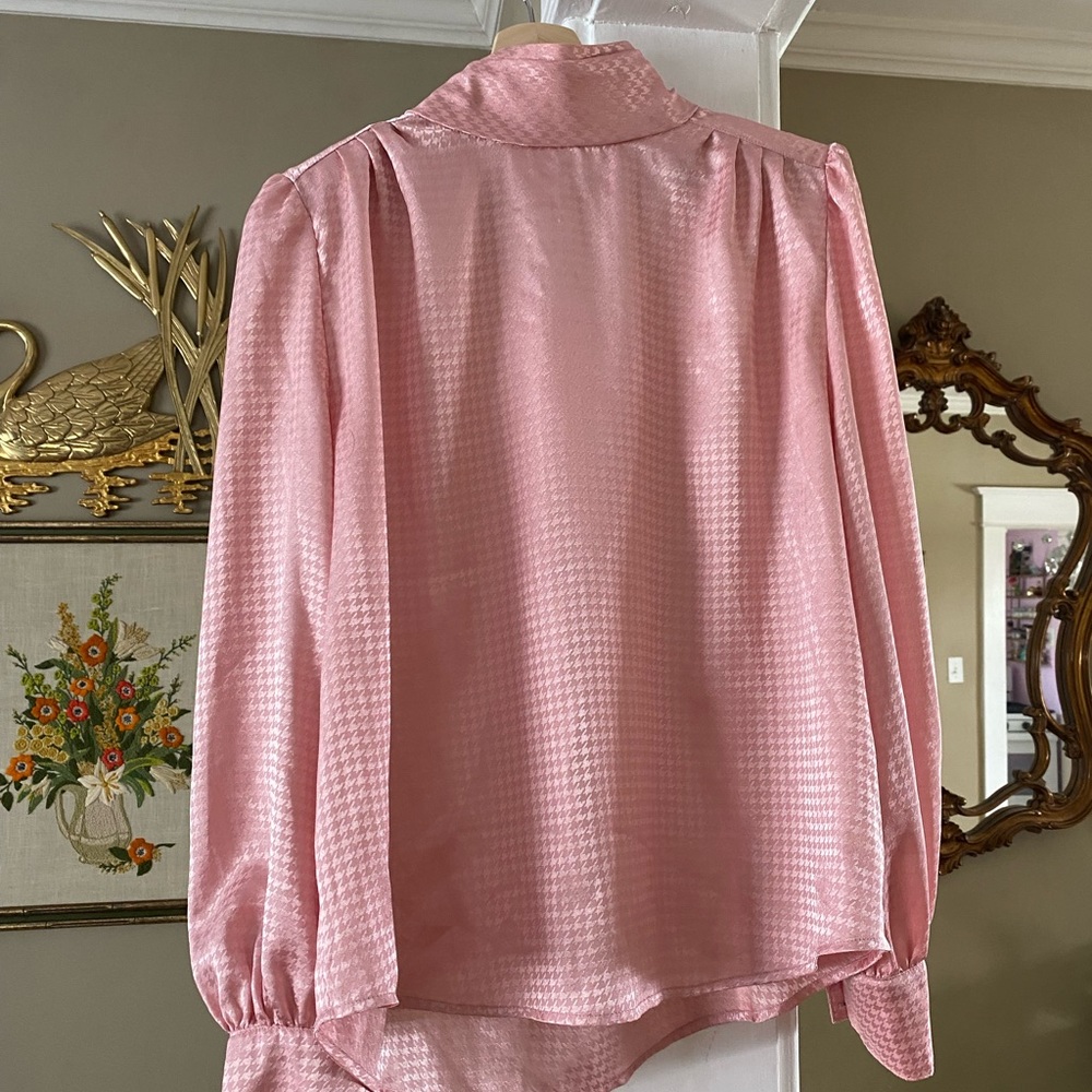 Pink satin mock neck houndstooth pattern blouse